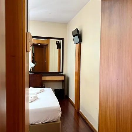 Hotel Flag